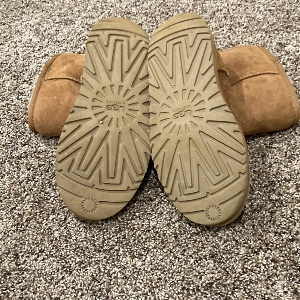 UGG Australia Girl's Classic II Chestnut Brown Short Fur Lined Boots
